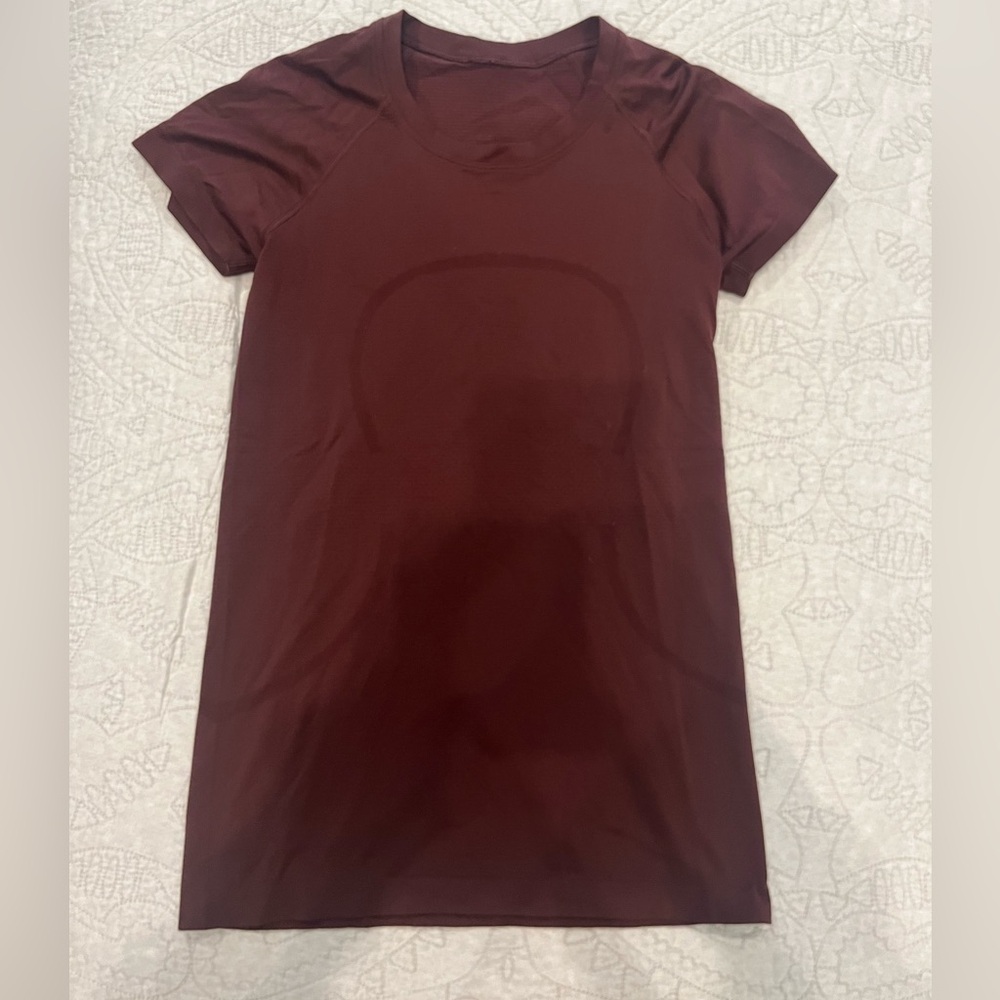 Size 6 Lululemon t shirt!